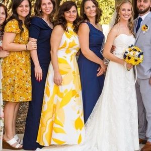 Yellow long elegant around the neck dress